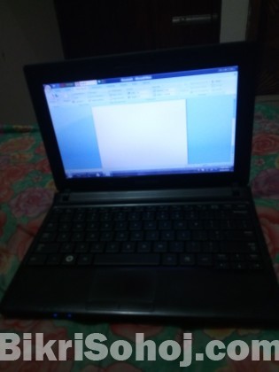 Sumsangn143 model 2 gb ram.320 gb hdd display10.3